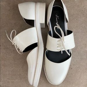 Kenneth Cole White Lace Up Open Shoes